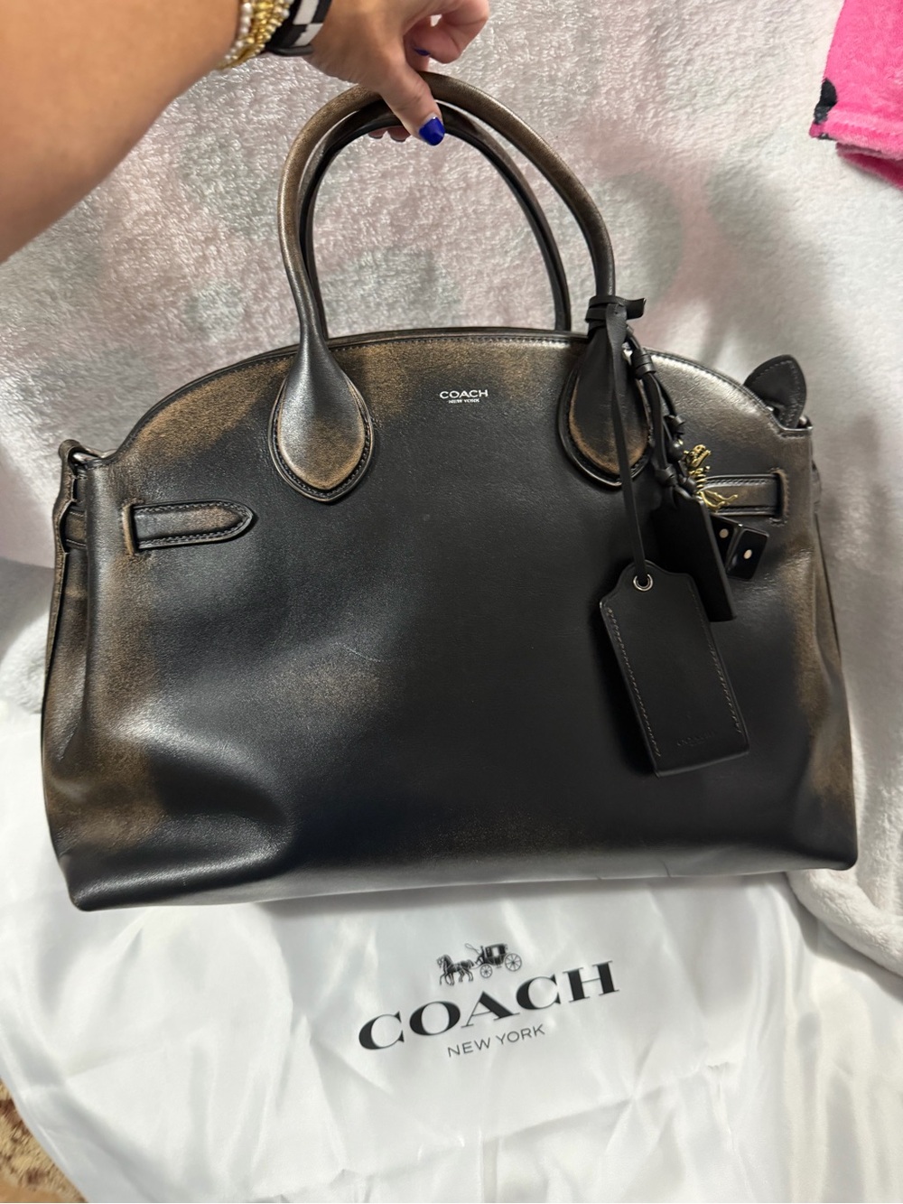 ✨ Coach Empire Carryall 40 in Loved Leather ✨ - Picture 10 of 10